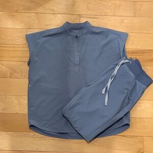 figs seal blue scrub set